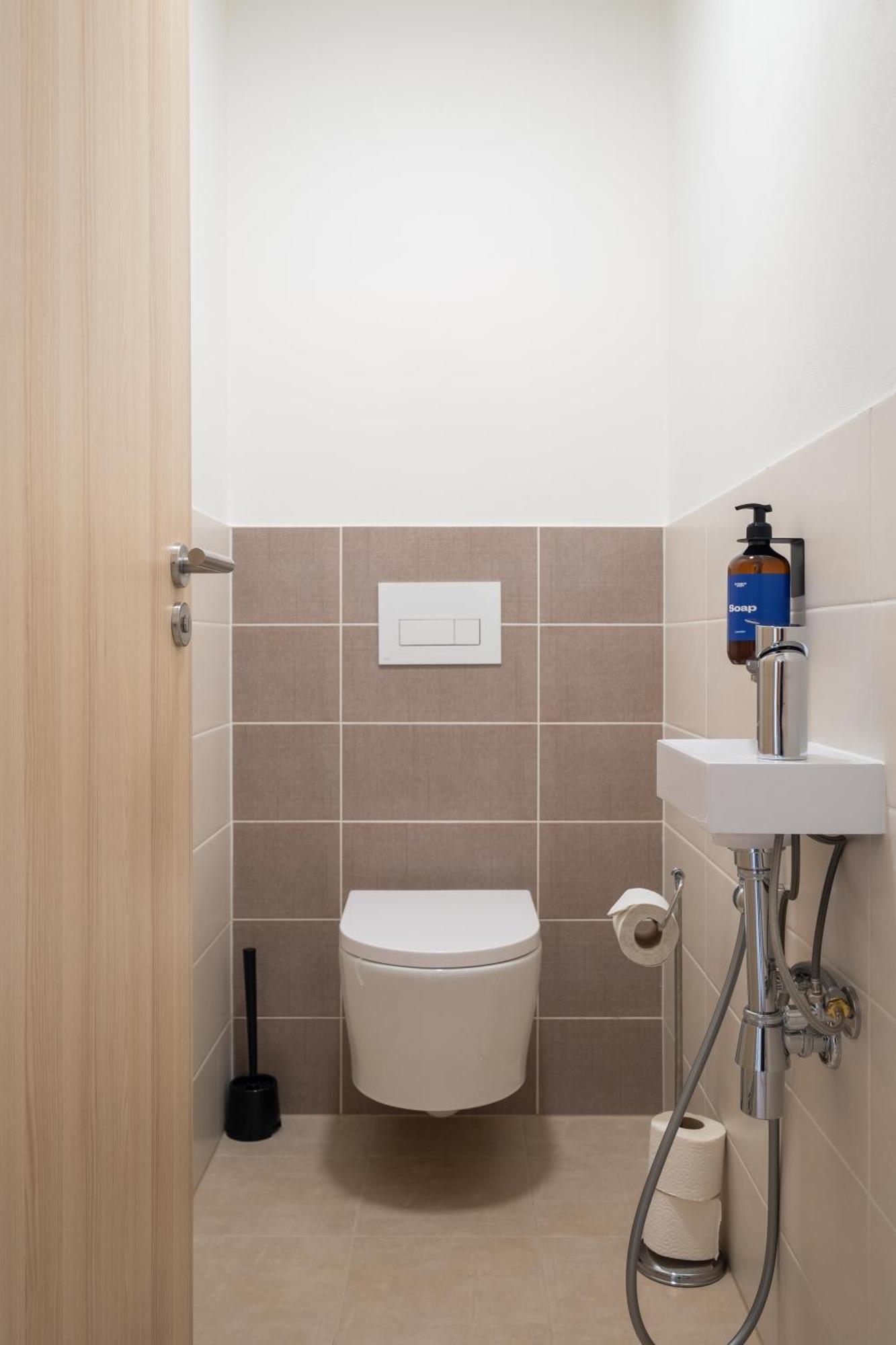 Three Bedroom Aparment With Terrace By Days Apartmán