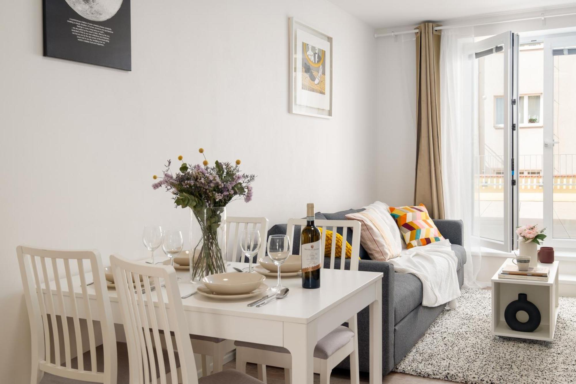 Three Bedroom Aparment With Terrace By Days