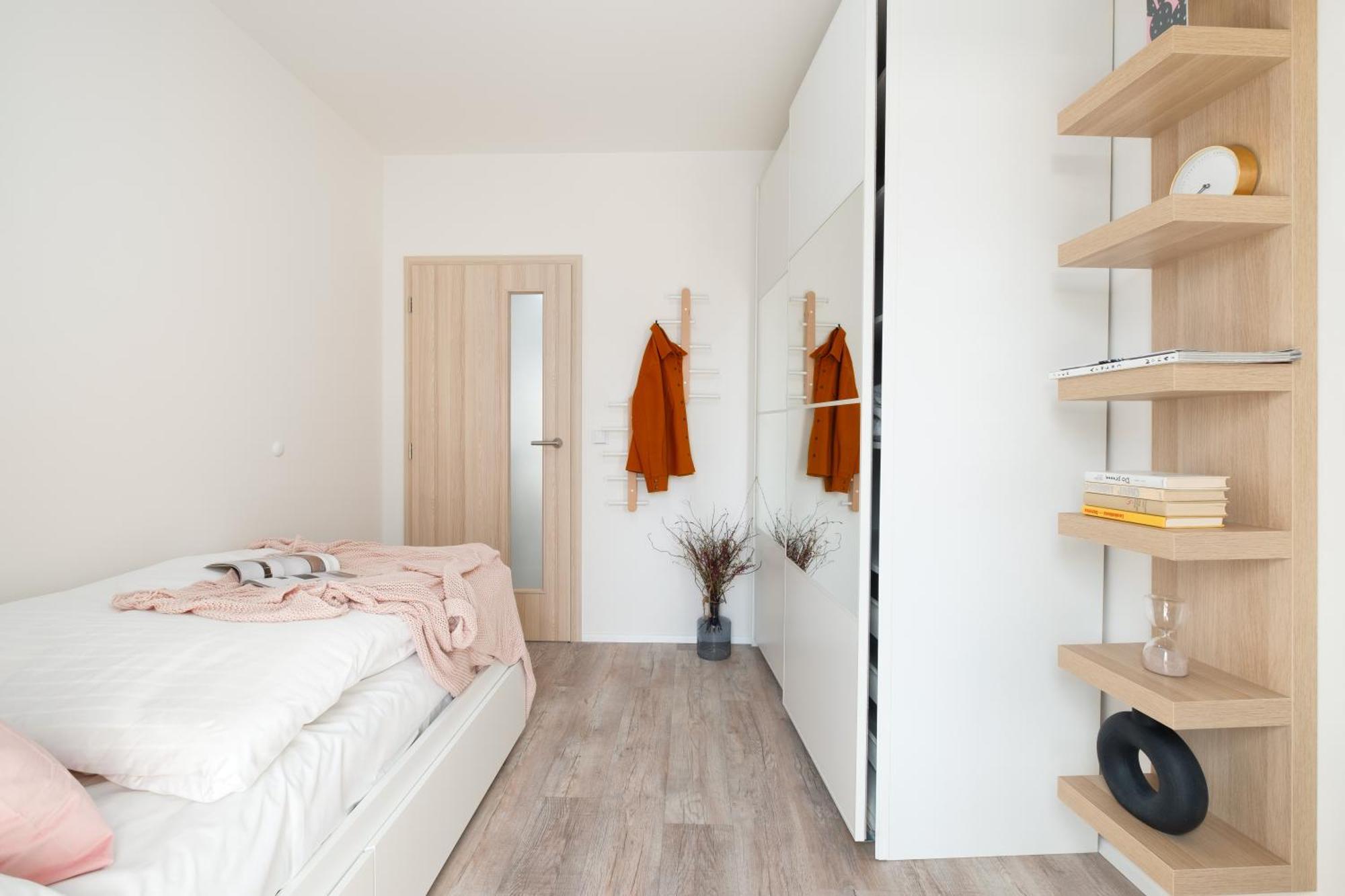 Apartment Three Bedroom Aparment With Terrace By Days Prague