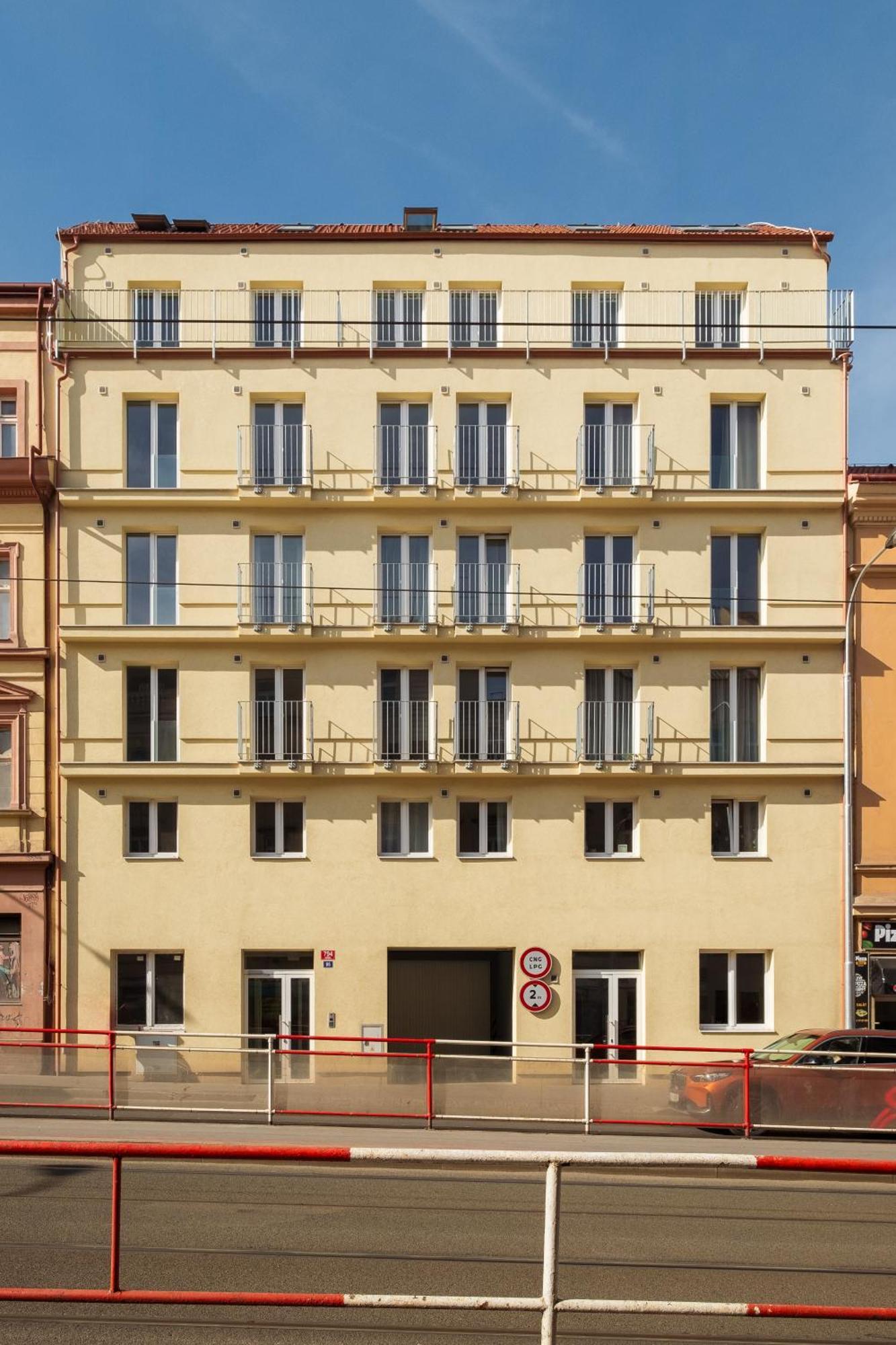Three Bedroom Aparment With Terrace By Days