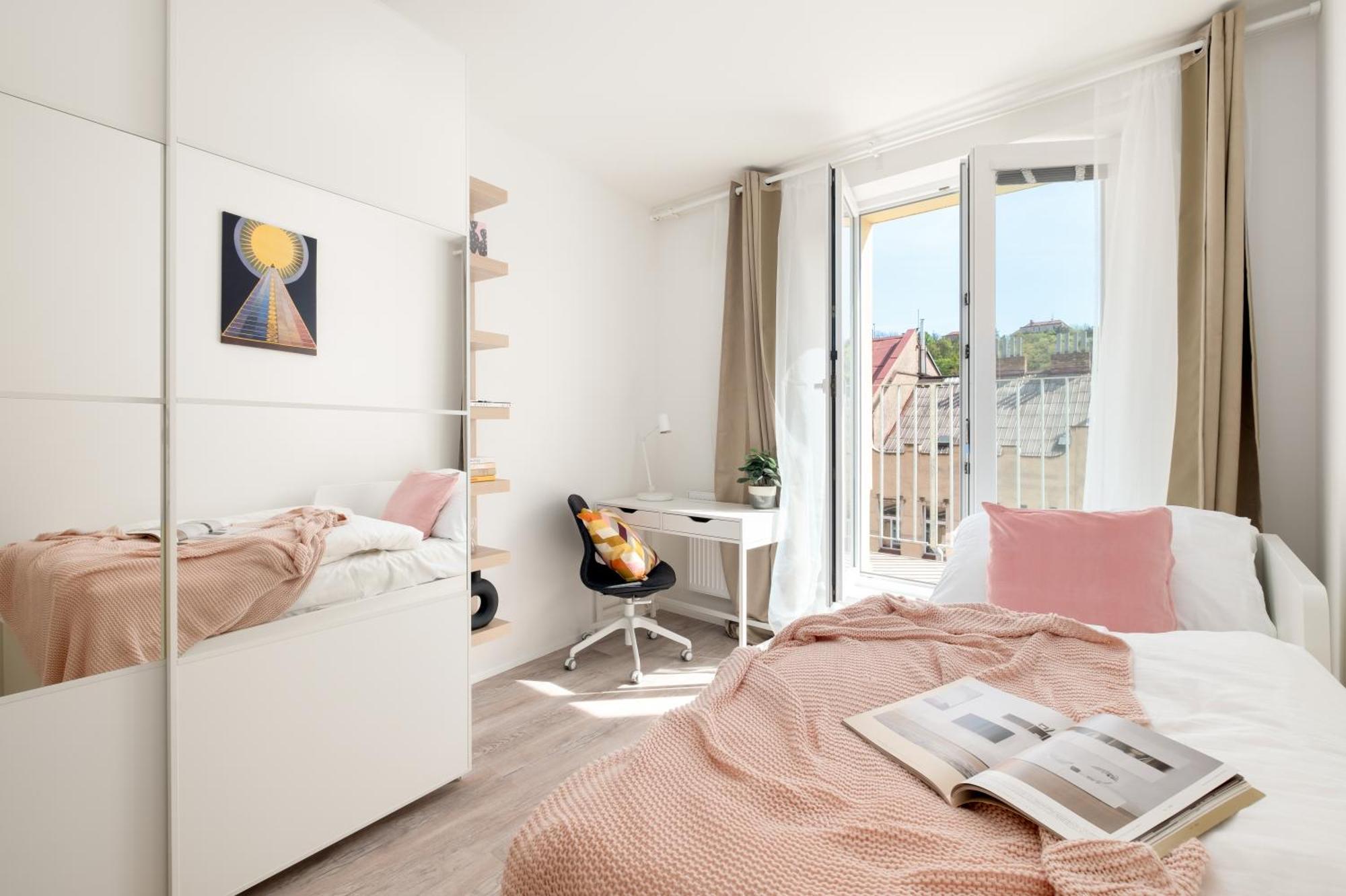 Apartmán Three Bedroom Aparment With Terrace By Days