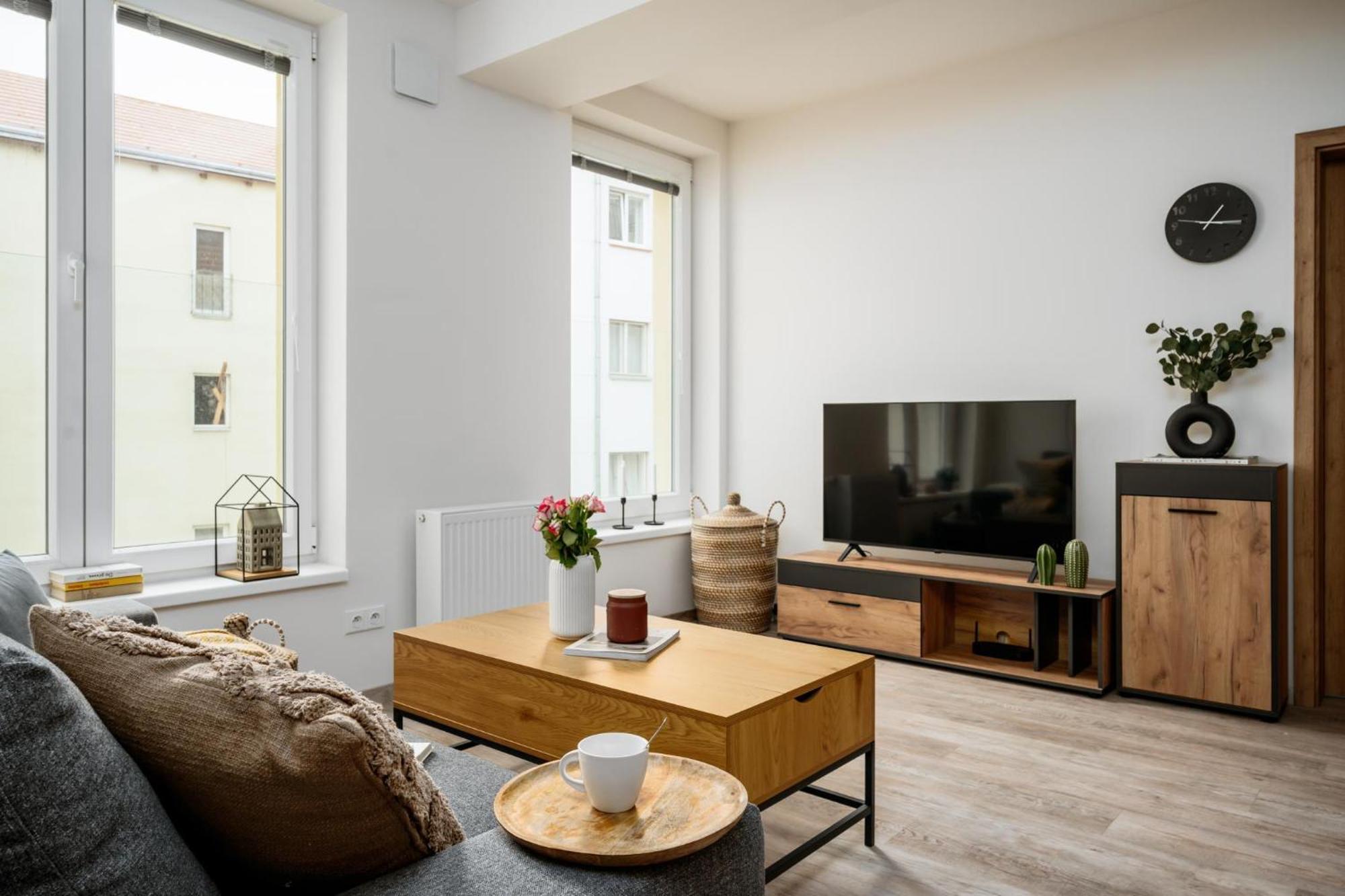 Three Bedroom Aparment With Terrace By Days *