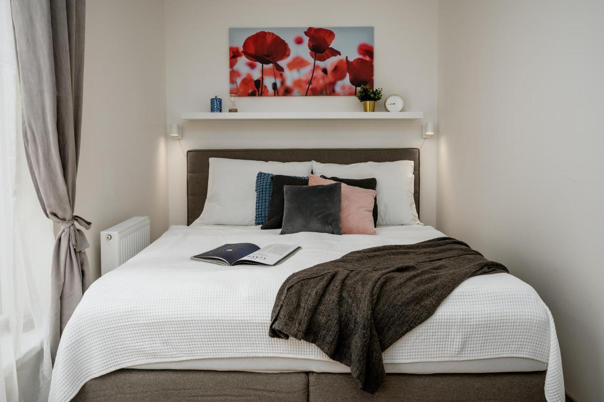 Apartmán Three Bedroom Aparment With Terrace By Days *