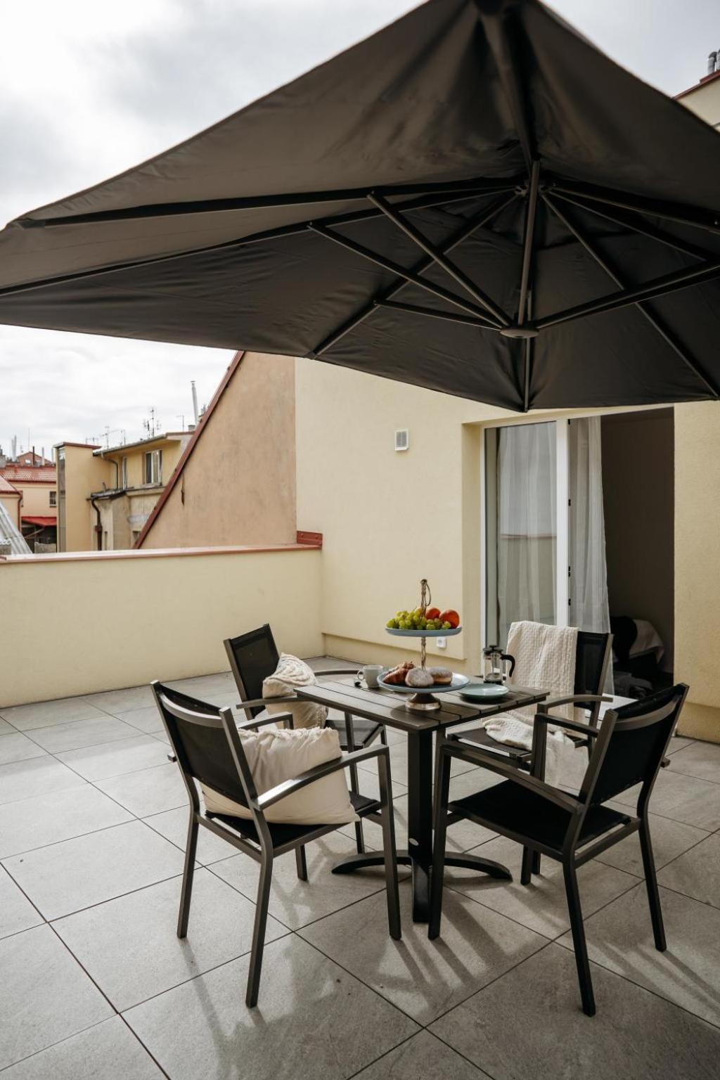 Three Bedroom Aparment With Terrace By Days