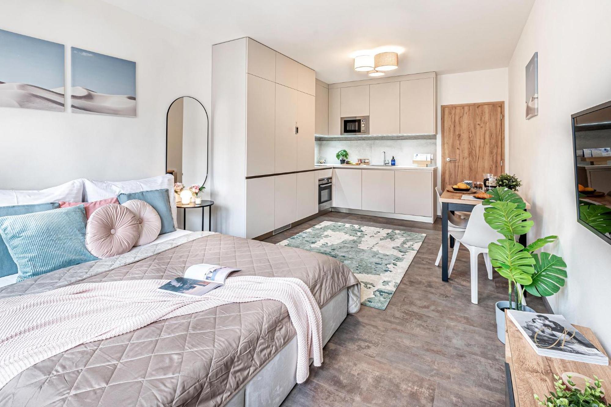 Three Bedroom Aparment With Terrace By Days Apartment *