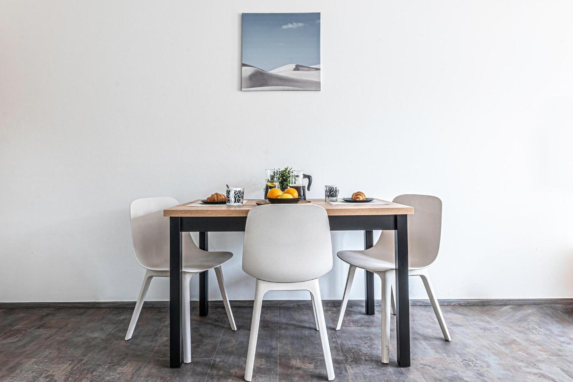 Three Bedroom Aparment With Terrace By Days Apartmán Praha