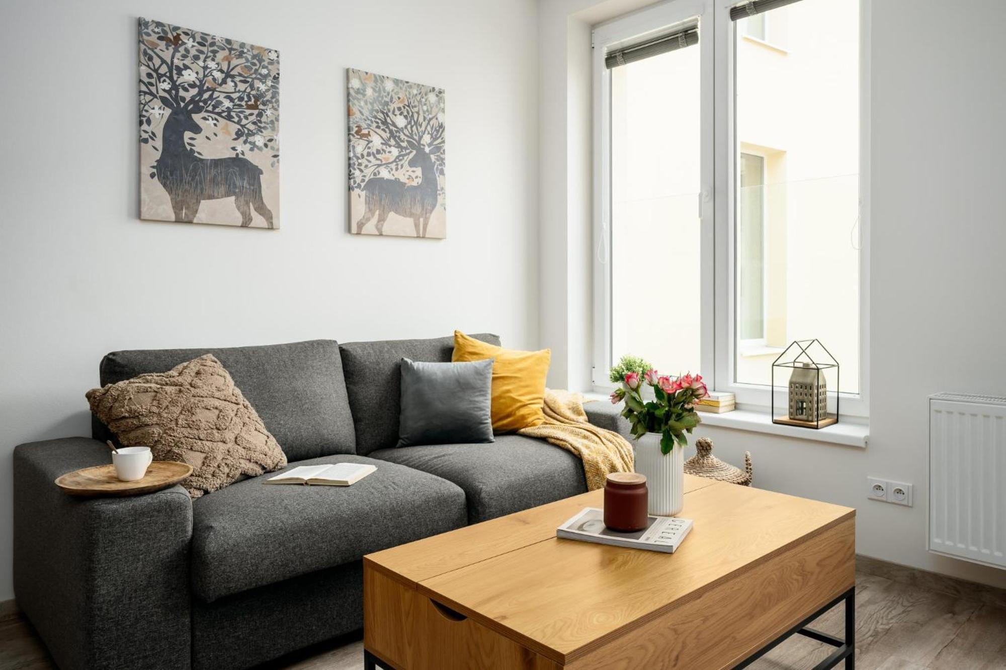 Three Bedroom Aparment With Terrace By Days Apartment
